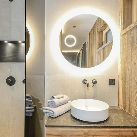 بيت للعطل Janny Chalet, Hot Tub