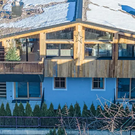 Janny Chalet, Hot Tub Σπίτι διακοπών *
