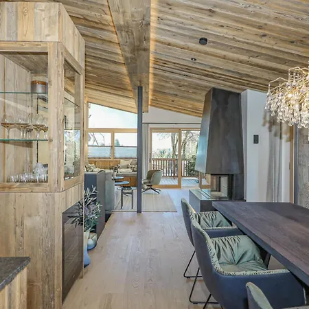 Janny Chalet, Hot Tub بيت للعطل