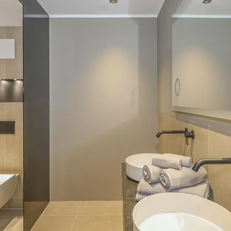 بيت للعطل Janny Chalet, Hot Tub